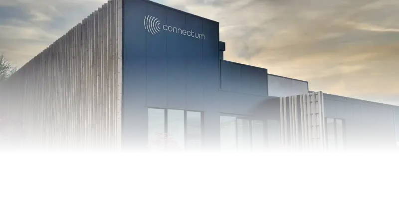 Connectum office workspace